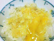 “つゆ 1.8L”の卵かけご飯