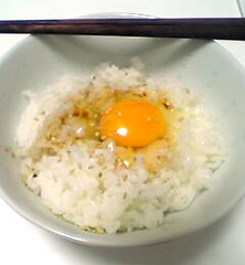 “つゆ 1.8L”の卵かけご飯